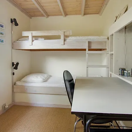 Three-bedroom Holiday In * Hals