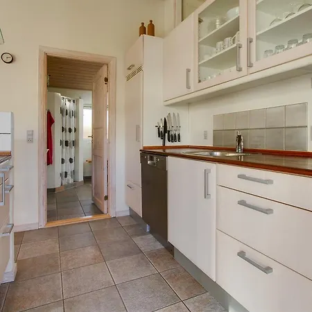 Three-bedroom Holiday In * Hals
