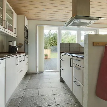 펜션 Three-bedroom Holiday In *