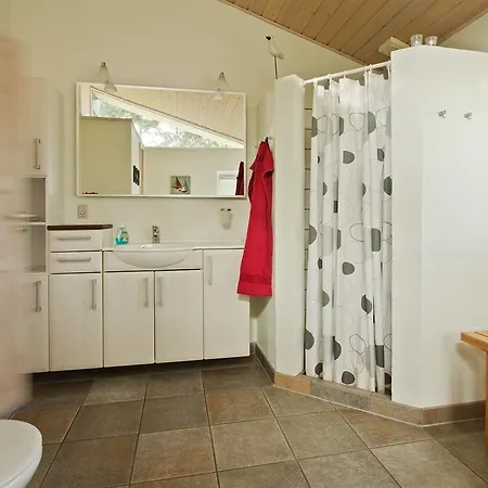 Three-bedroom Holiday In * Hals